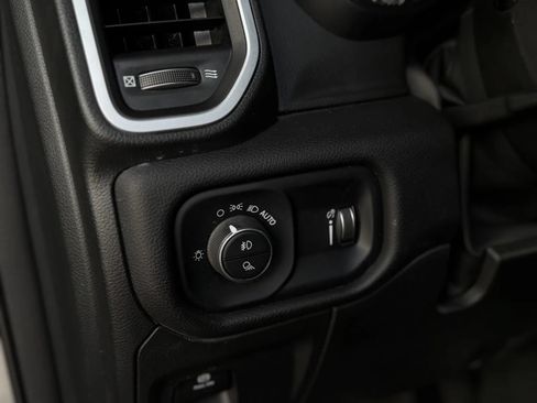 Used 2023 RAM 1500 Big Horn AWD/4WD image 25