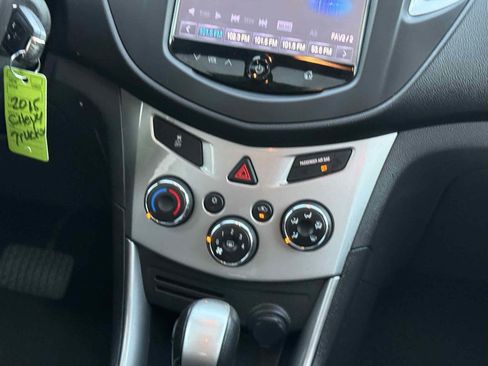 Used 2015 Chevrolet Trax LT w/ LT Sun and Sound Package image 55