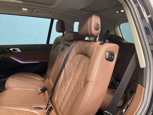 Used 2023 BMW X7 xDrive40i w/ Parking Assistance Package image 27