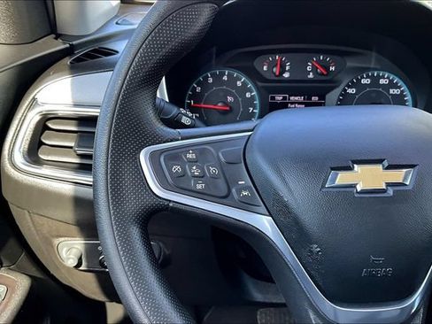Used 2022 Chevrolet Equinox LS FWD image 11