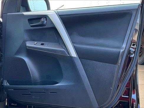 Used 2013 Toyota RAV4 XLE image 24