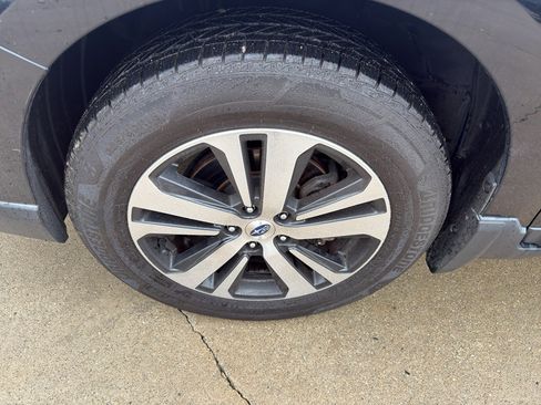 Used 2018 Subaru Outback 2.5i Limited image 9