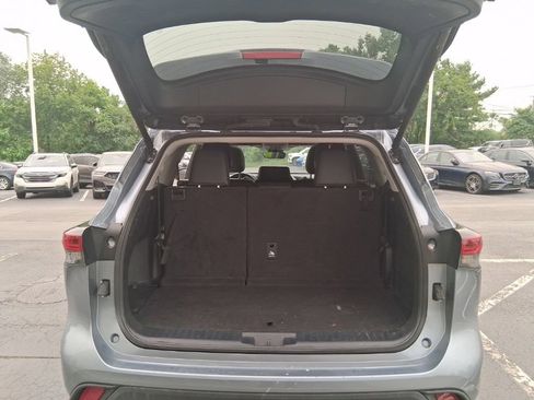 Used 2024 Toyota Highlander XLE AWD/4WD image 33