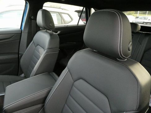 New 2025 Volkswagen Atlas Cross Sport SEL R-Line image 33