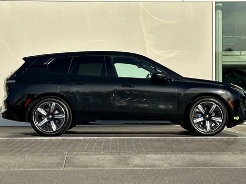 Used 2023 BMW iX M60 image 2