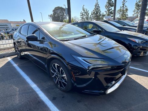 Used 2023 Toyota Prius Prime FWD image 2