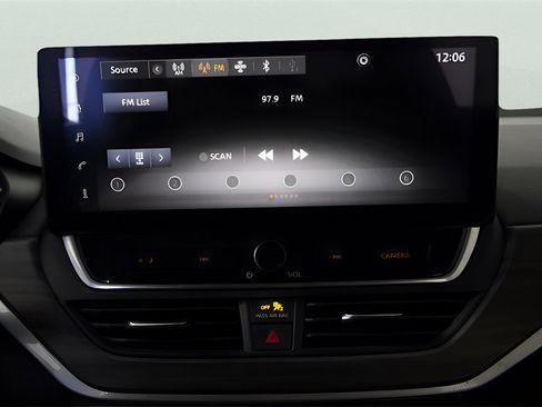 Used 2025 Nissan Altima 2.5 SV w/ SV Special Edition Package image 16