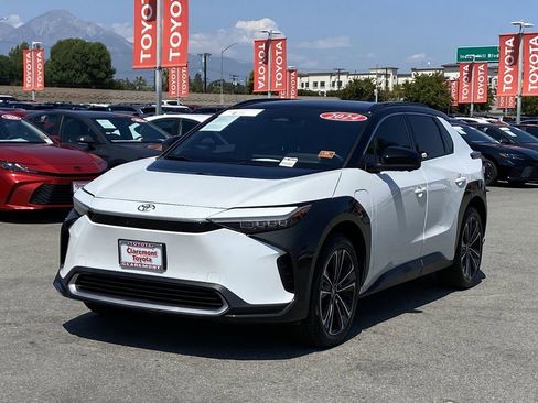 Certified 2024 Toyota bZ4X FWD image 38