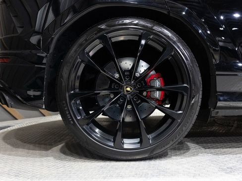 Used 2021 Lamborghini Urus AWD/4WD image 13
