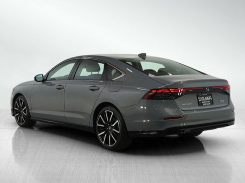 Used 2025 Honda Accord Touring image 3