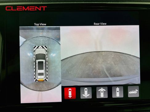 Used 2021 Chrysler Pacifica Touring-L FWD image 19