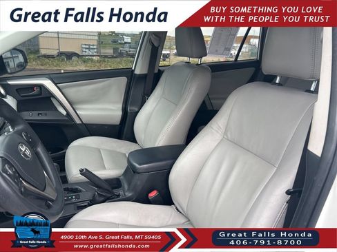 Used 2015 Toyota RAV4 LE FWD image 18