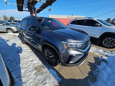 Used 2022 Volkswagen Taos S image 3