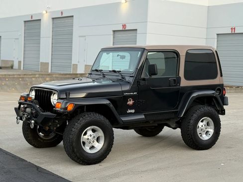Used 2002 Jeep Wrangler Sahara AWD/4WD image 4