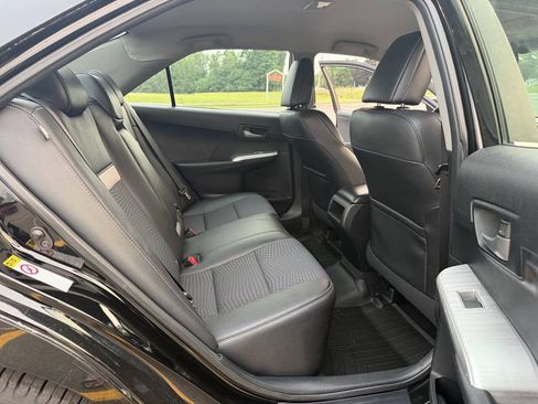 Used 2014 Toyota Camry SE FWD image 16
