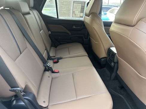 Used 2025 Toyota 4Runner Limited image 14