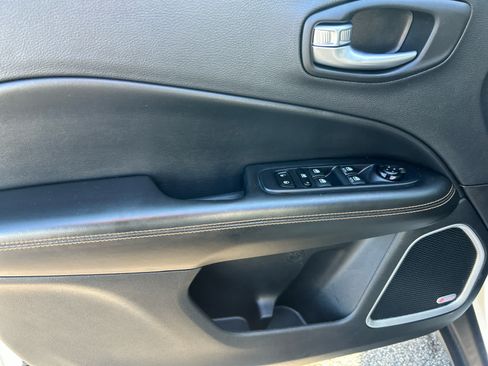 Used 2018 Jeep Compass Limited w/ Navigation Group AWD/4WD image 12