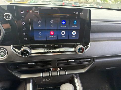 Used 2025 Chevrolet Colorado W/T RWD image 11