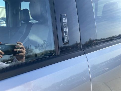 Used 2023 Ford F350 Lariat image 21