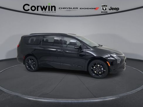 New 2027 Chrysler Pacifica Limited w/ S Appearance Package AWD/4WD image 1