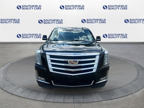 Used 2018 Cadillac Escalade Luxury image 9