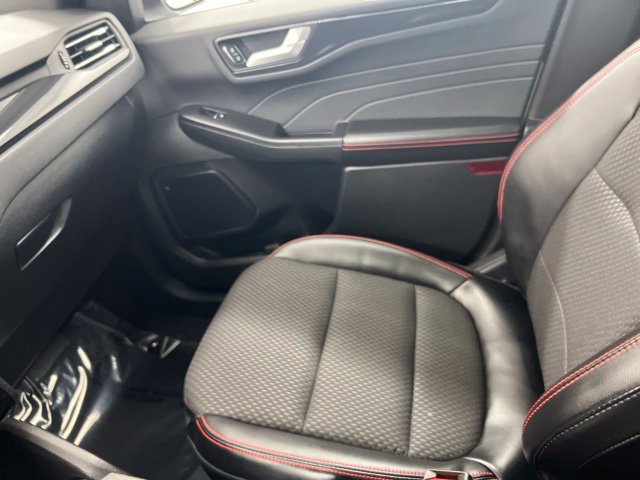 Used 2023 Ford Escape ST-Line w/ Tech Pack #1 AWD/4WD image 17