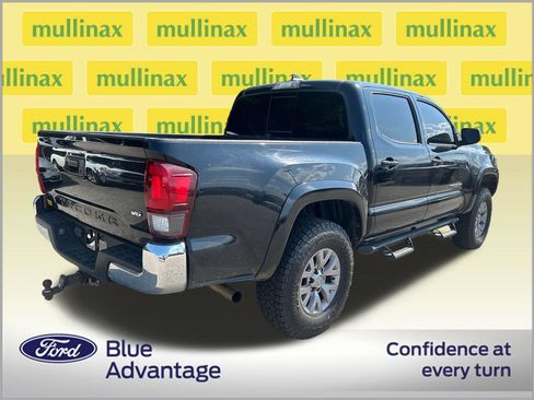 Used 2019 Toyota Tacoma SR5 RWD image 2