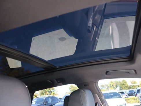 Used 2024 Audi Q5 e Premium Plus image 15