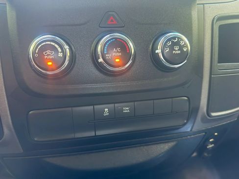 Used 2015 RAM 1500 Express RWD image 20