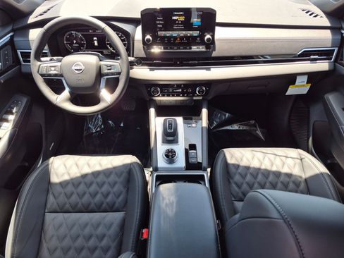 New 2026 Nissan Rogue Platinum AWD/4WD image 10