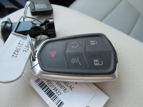 Used 2023 Cadillac XT6 Sport w/ Technology Package image 34