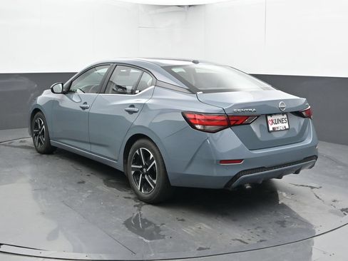 Used 2024 Nissan Sentra SV FWD image 11