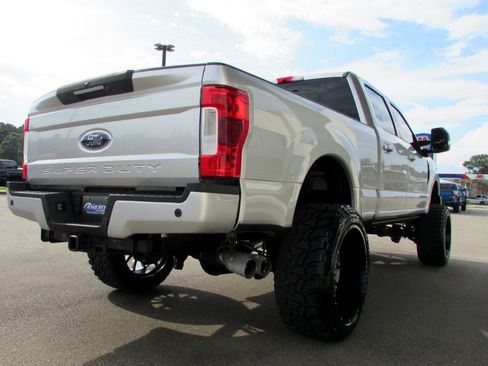 Used 2019 Ford F250 Lariat w/ Lariat Ultimate Package image 6