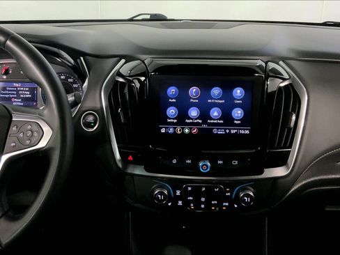 Used 2023 Chevrolet Traverse LT image 6
