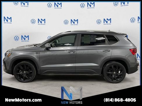 Used 2022 Volkswagen Taos SE image 2