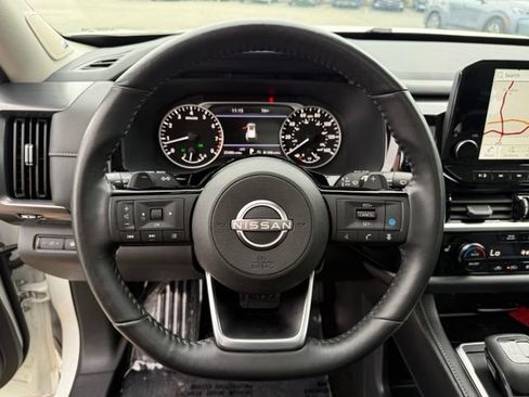 Used 2023 Nissan Pathfinder SL w/ SL Premium Package AWD/4WD image 14