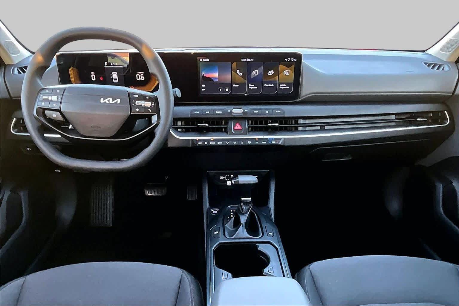 Used 2025 Kia K4 FWD image 15