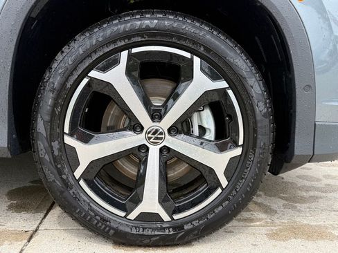 New 2026 Volkswagen Tiguan SE AWD/4WD image 8