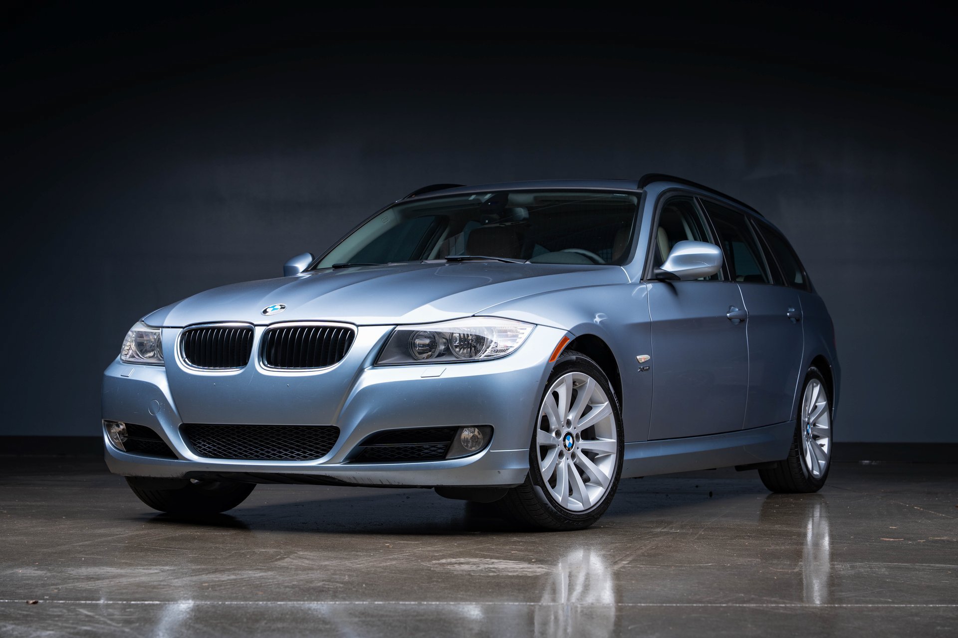 Used 2012 BMW 328i xDrive Wagon AWD/4WD image 1
