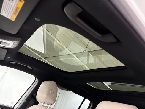Certified 2023 Mercedes-Benz EQB 300 4MATIC image 22
