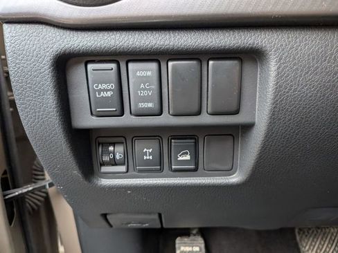 Used 2022 Nissan Titan PRO-4X w/ Pro-4x Convenience Package AWD/4WD image 14