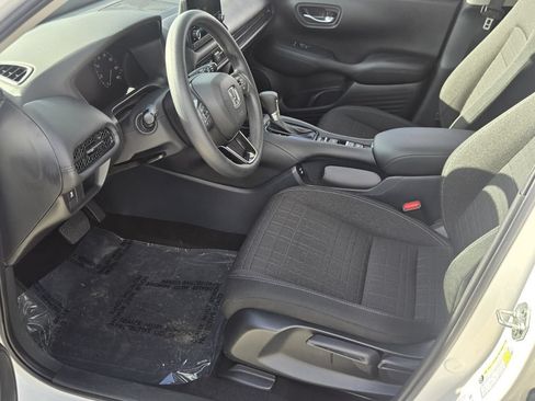 Certified 2025 Honda HR-V LX image 11