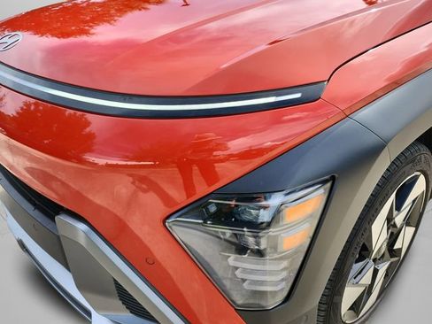 Used 2024 Hyundai Kona Limited FWD image 33