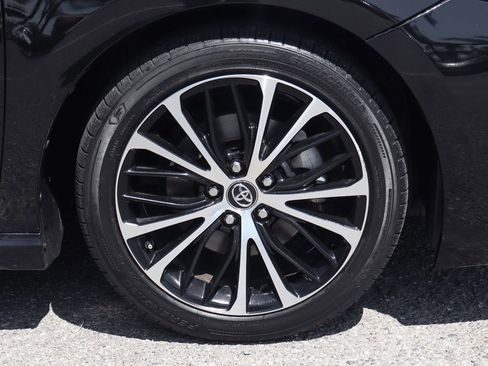 Used 2019 Toyota Camry SE FWD image 39