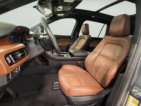 Used 2024 Lincoln Aviator Reserve w/ Elements Package Plus RWD image 9