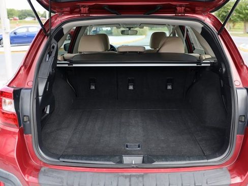 Used 2018 Subaru Outback 2.5i Premium image 9