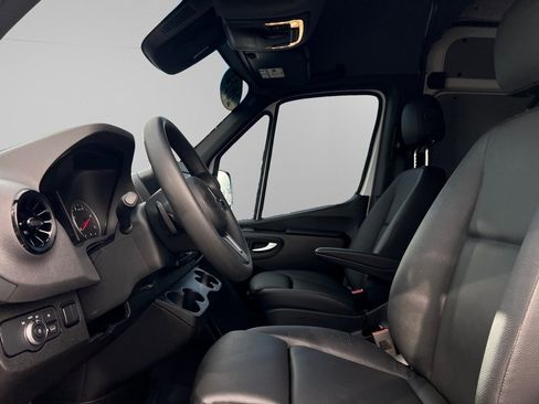 Used 2024 Mercedes-Benz Sprinter 2500 image 20