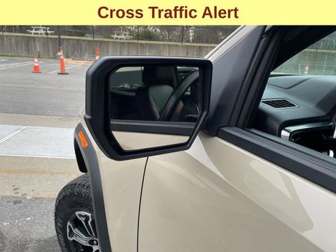 Used 2024 GMC Canyon AT4 w/ Canyon Safety Plus Package image 8