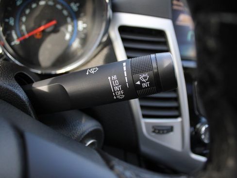 Used 2014 Chevrolet Cruze LT w/ Sun, Sound and Sport Package image 19