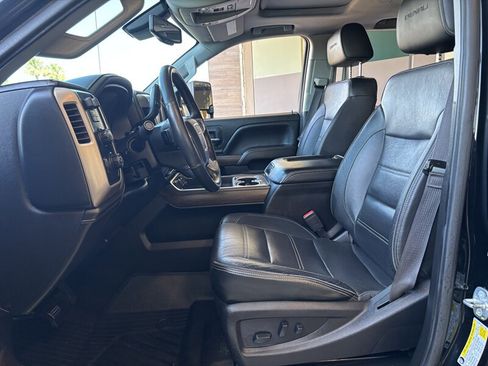 Used 2017 GMC Sierra 2500 Denali w/ Duramax Plus Package AWD/4WD image 17
